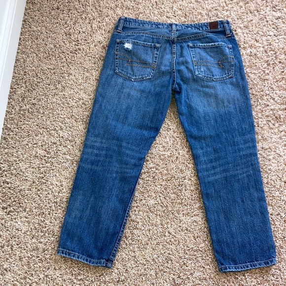 American eagle boyfriend 100% cotton distressed   straight leg jeans sz 6 GUC - Picture 3 of 8